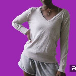H&M basic long sleeve top blouse shirt in oatmeal brown v-neck size large.